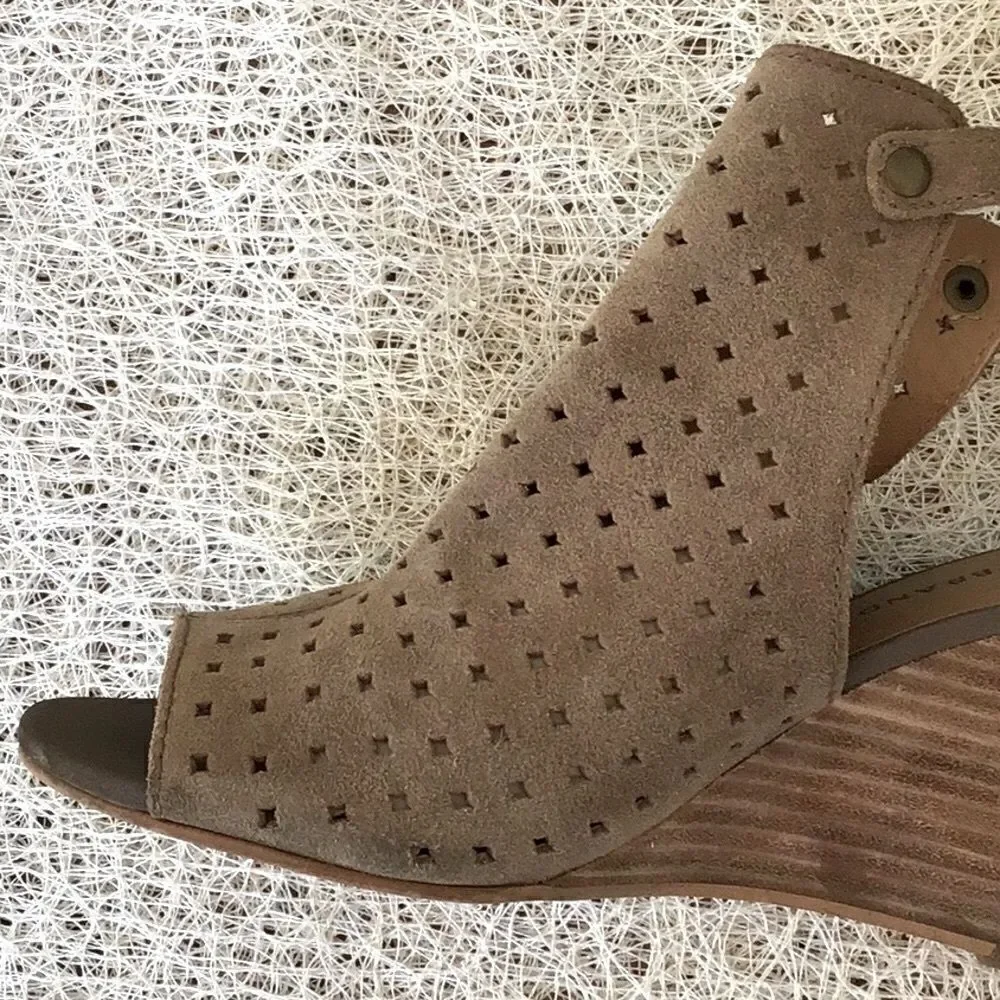 Lucky Brand RIGINA Taupe Perforated Stacked Wedge Heel Sandals